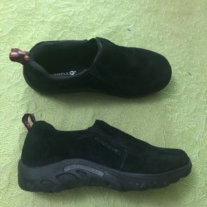 Merrell kids black moccasin shoes, size 5.